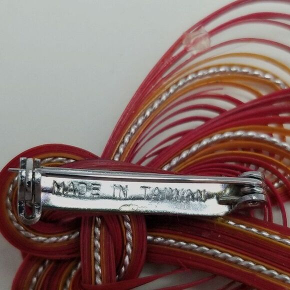 Vintage Vibrant Red Woven Brooch, Knot Design, Made in Taiwan, Estate - Picture 4 of 6